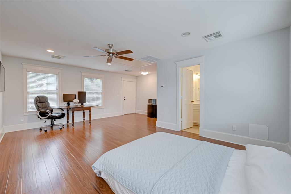 628 W 17th Street