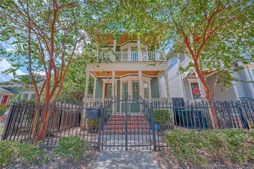628 W 17th Street