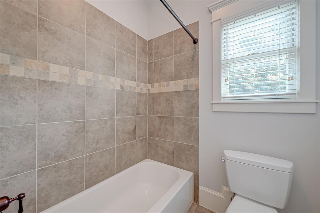 628 W 17th Street