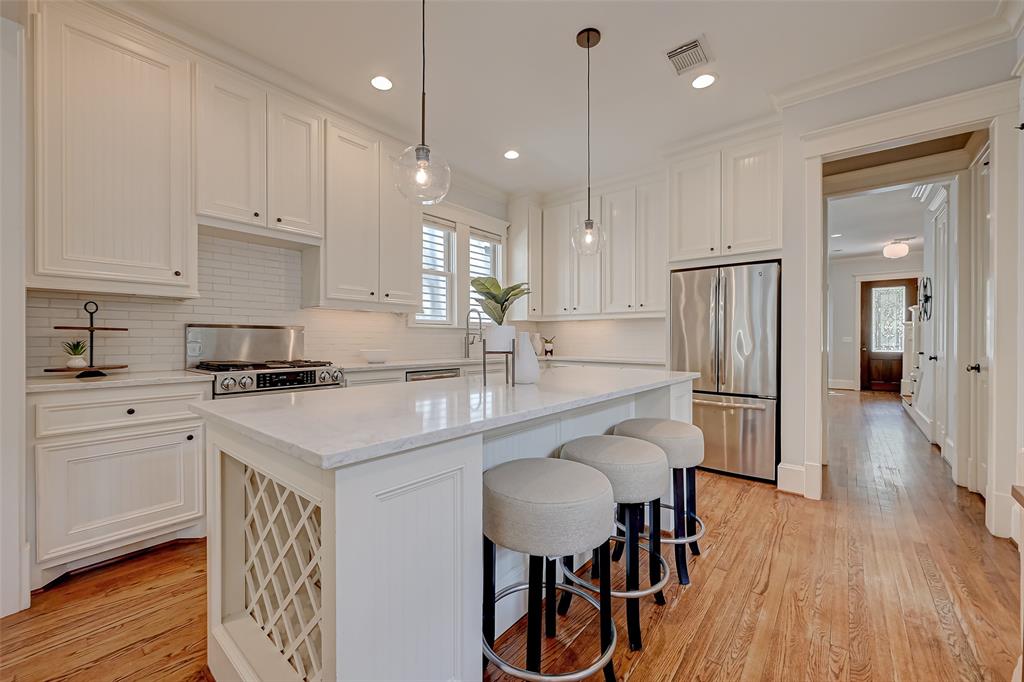 628 W 17th Street