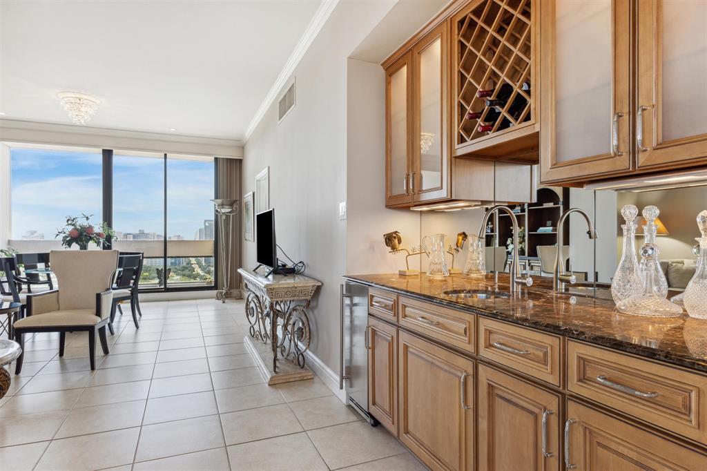 1111 Hermann Drive # 25C