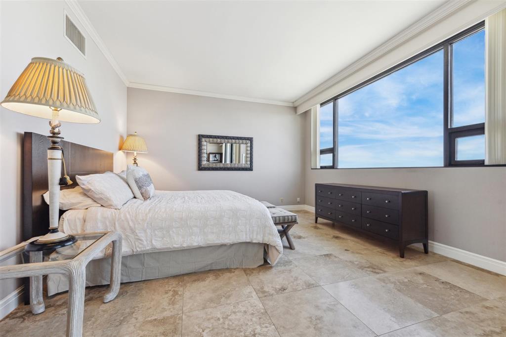 1111 Hermann Drive # 25C