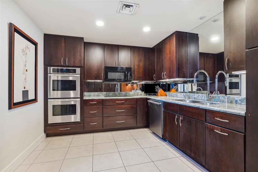 1111 Hermann Drive # 25C