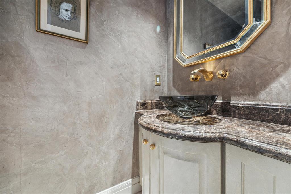 1111 Hermann Drive # 25C