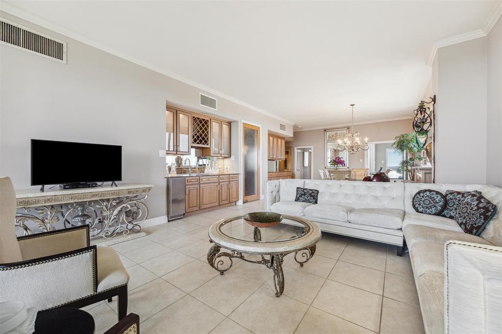 1111 Hermann Drive # 25C