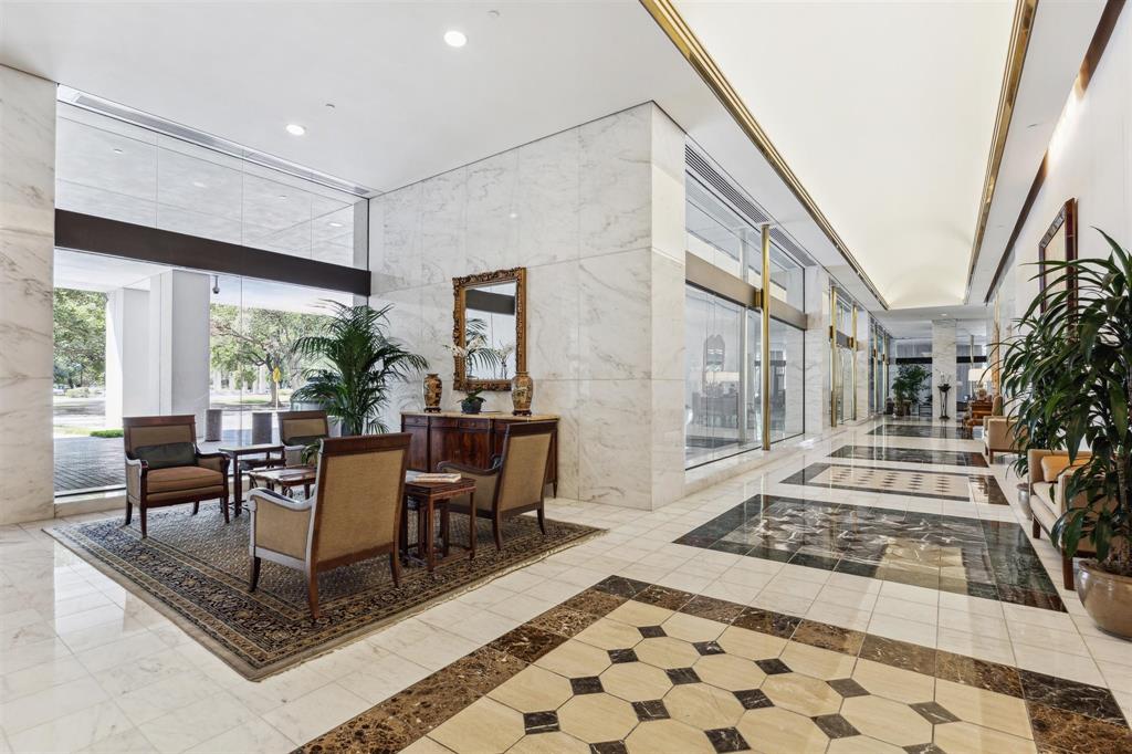 1111 Hermann Drive # 25C