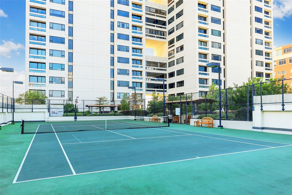 1111 Hermann Drive # 25C