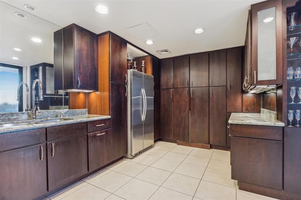 1111 Hermann Drive # 25C