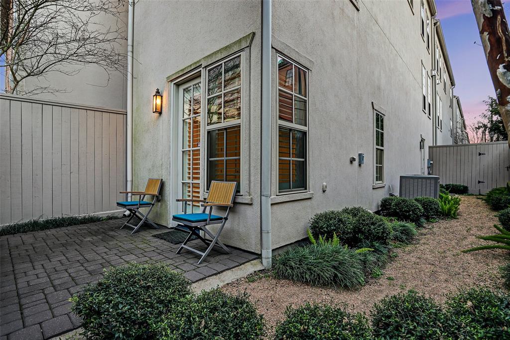 2118 Briarglen Drive