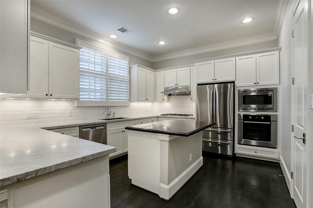 2118 Briarglen Drive