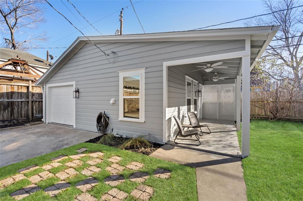1024 W Cottage Street