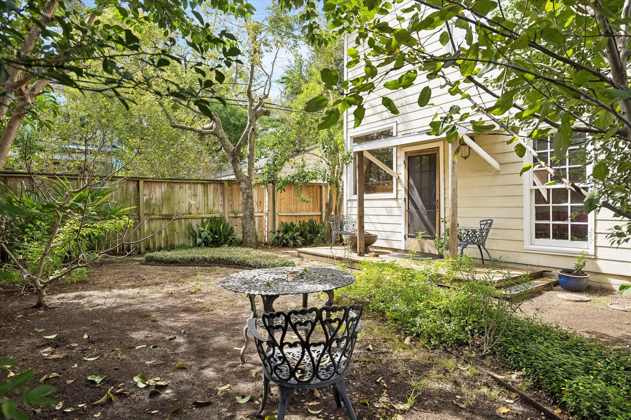2333 Sunset Boulevard Unit: 1/2