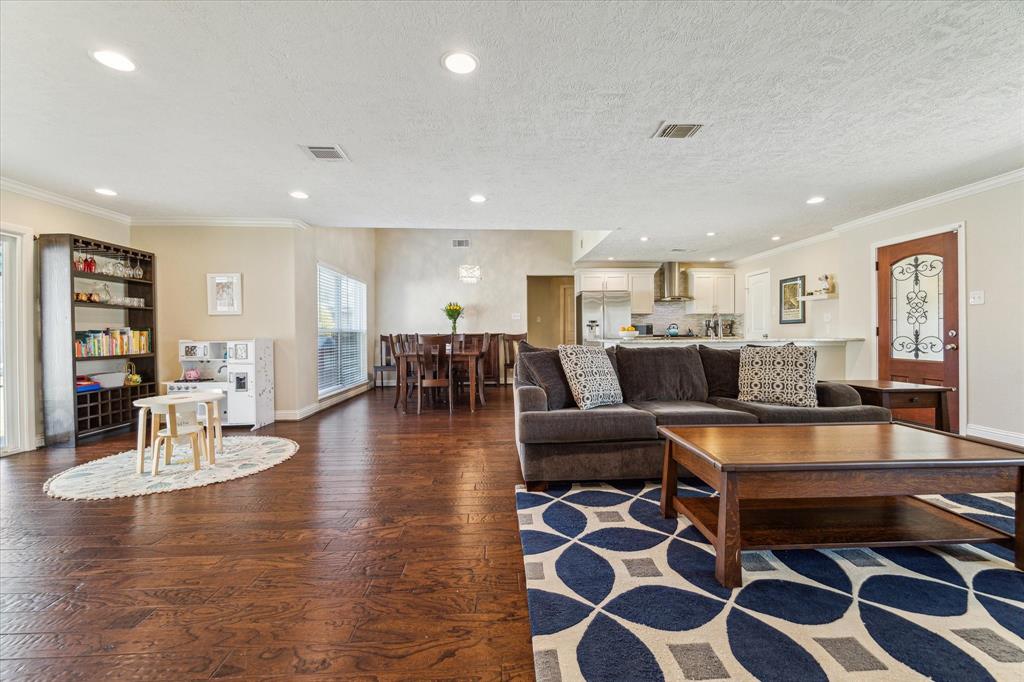 5318 Viking Drive