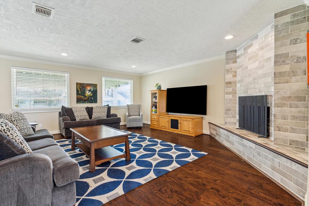 5318 Viking Drive