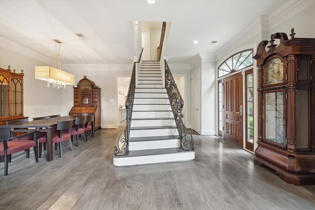 5703 Tangle Circle Lane
