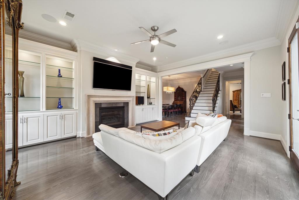 5703 Tangle Circle Lane