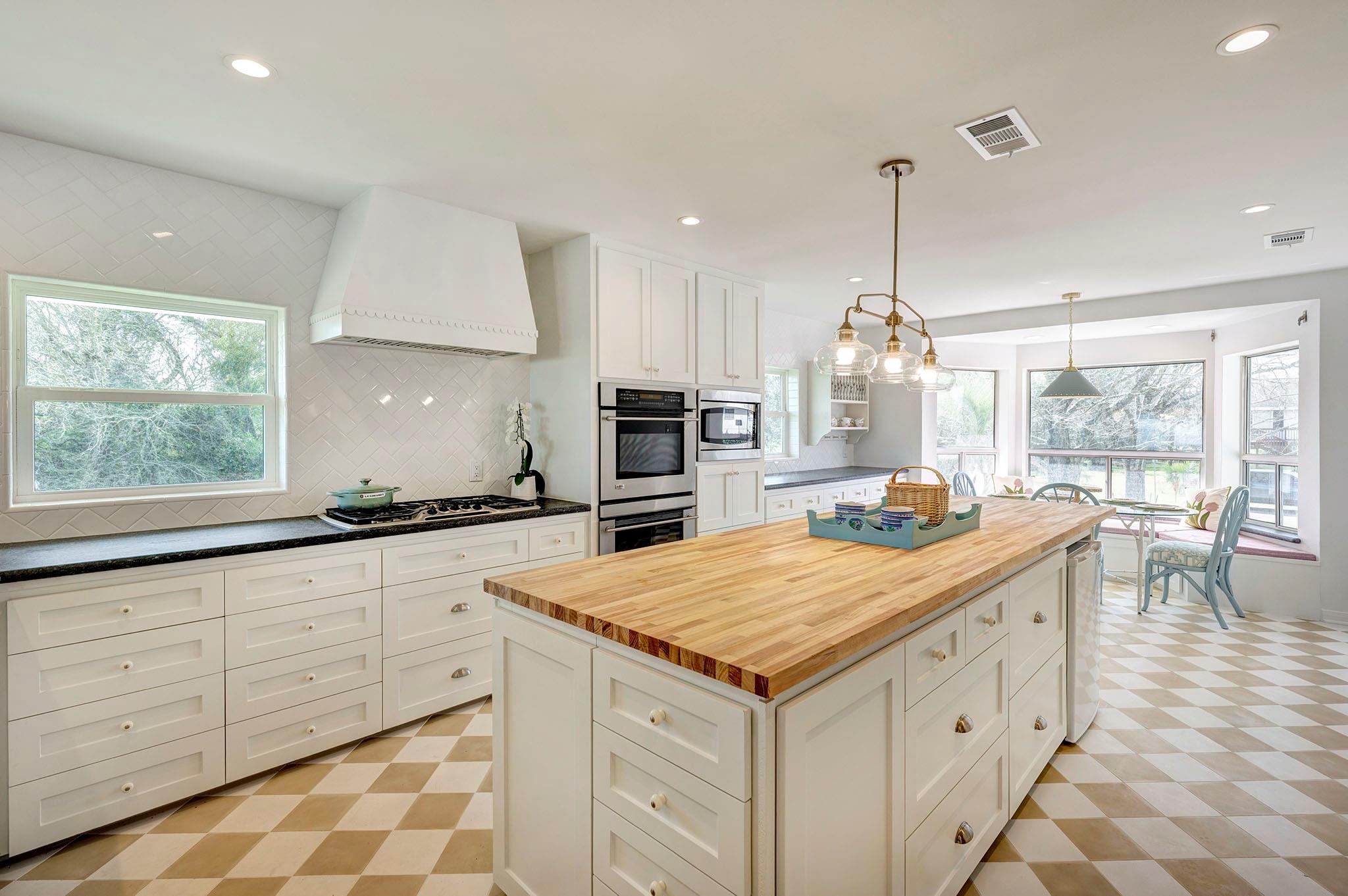 5113 Oleander Street