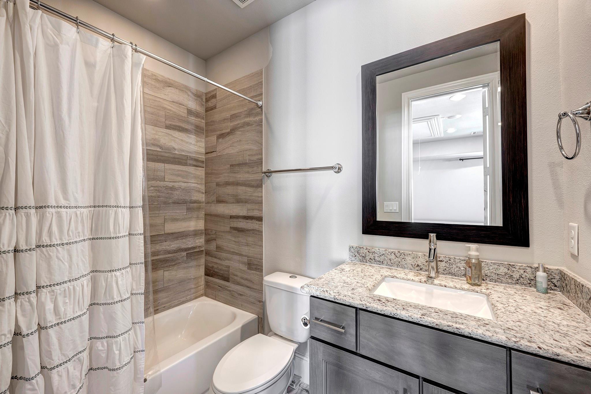 1223 W 15th 1/2 Street