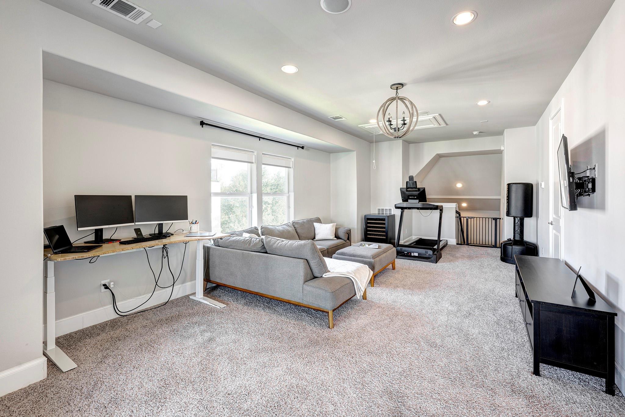 1223 W 15th 1/2 Street