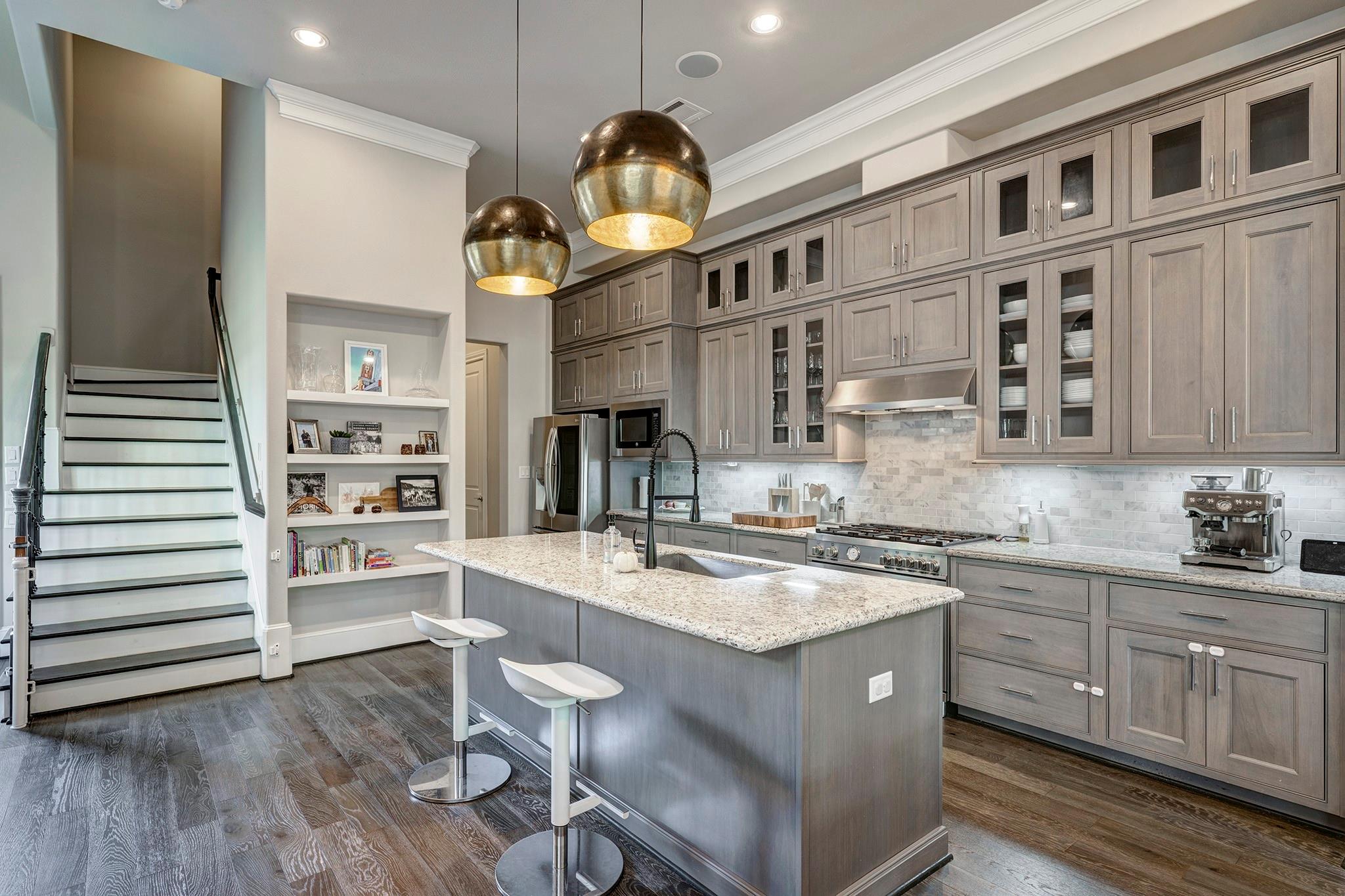 1223 W 15th 1/2 Street