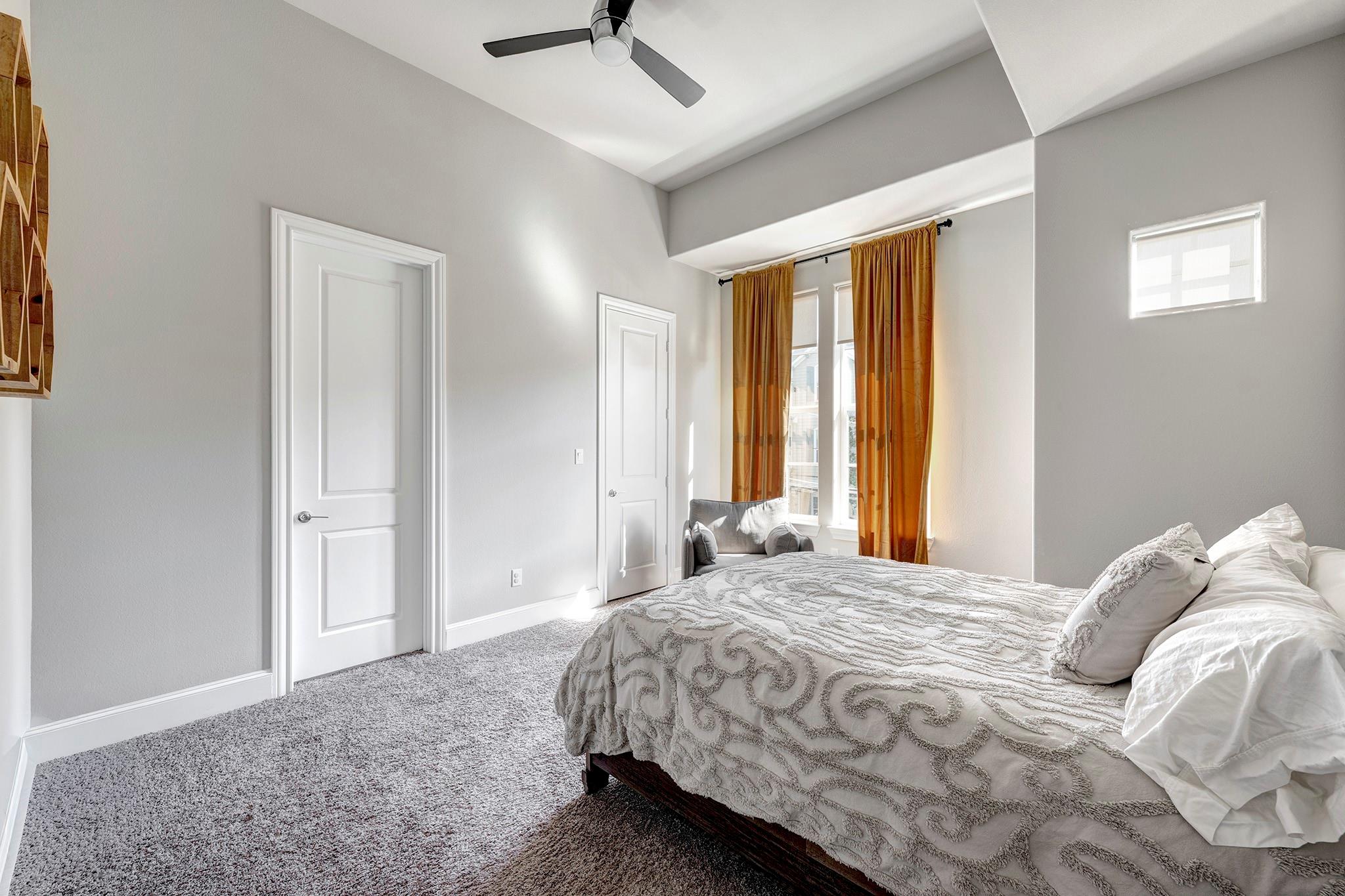 1223 W 15th 1/2 Street