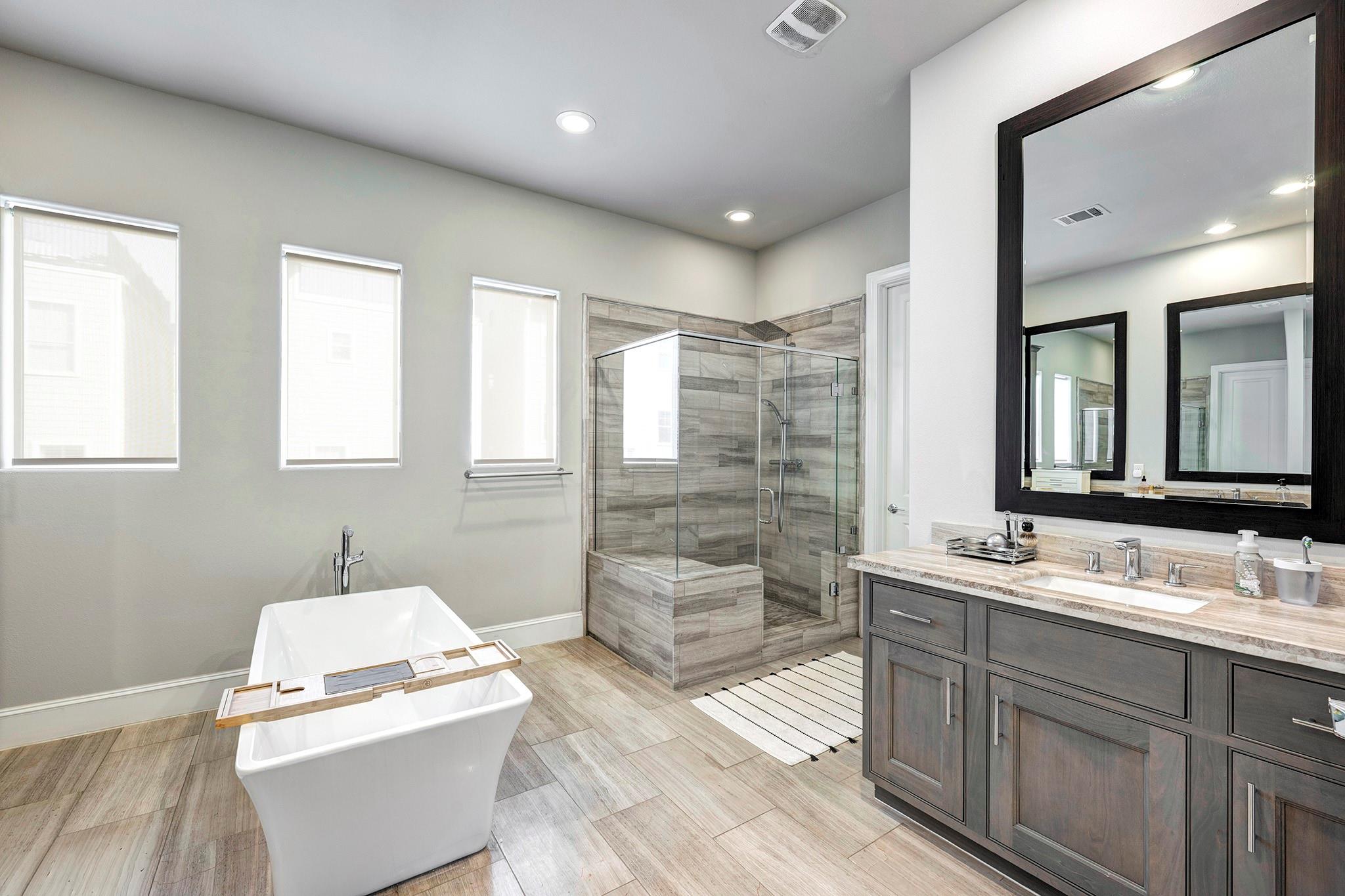 1223 W 15th 1/2 Street