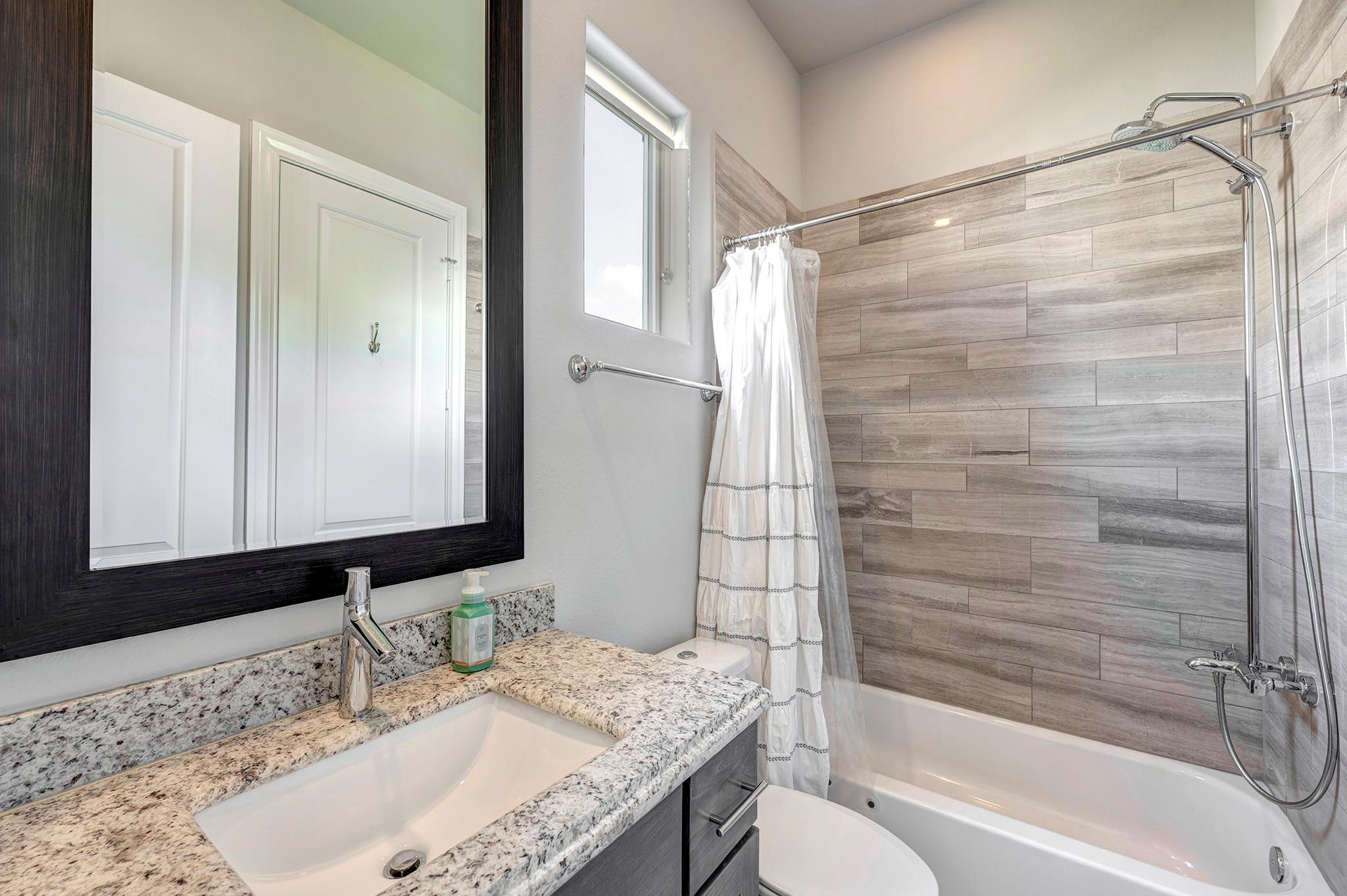 1223 W 15th 1/2 Street