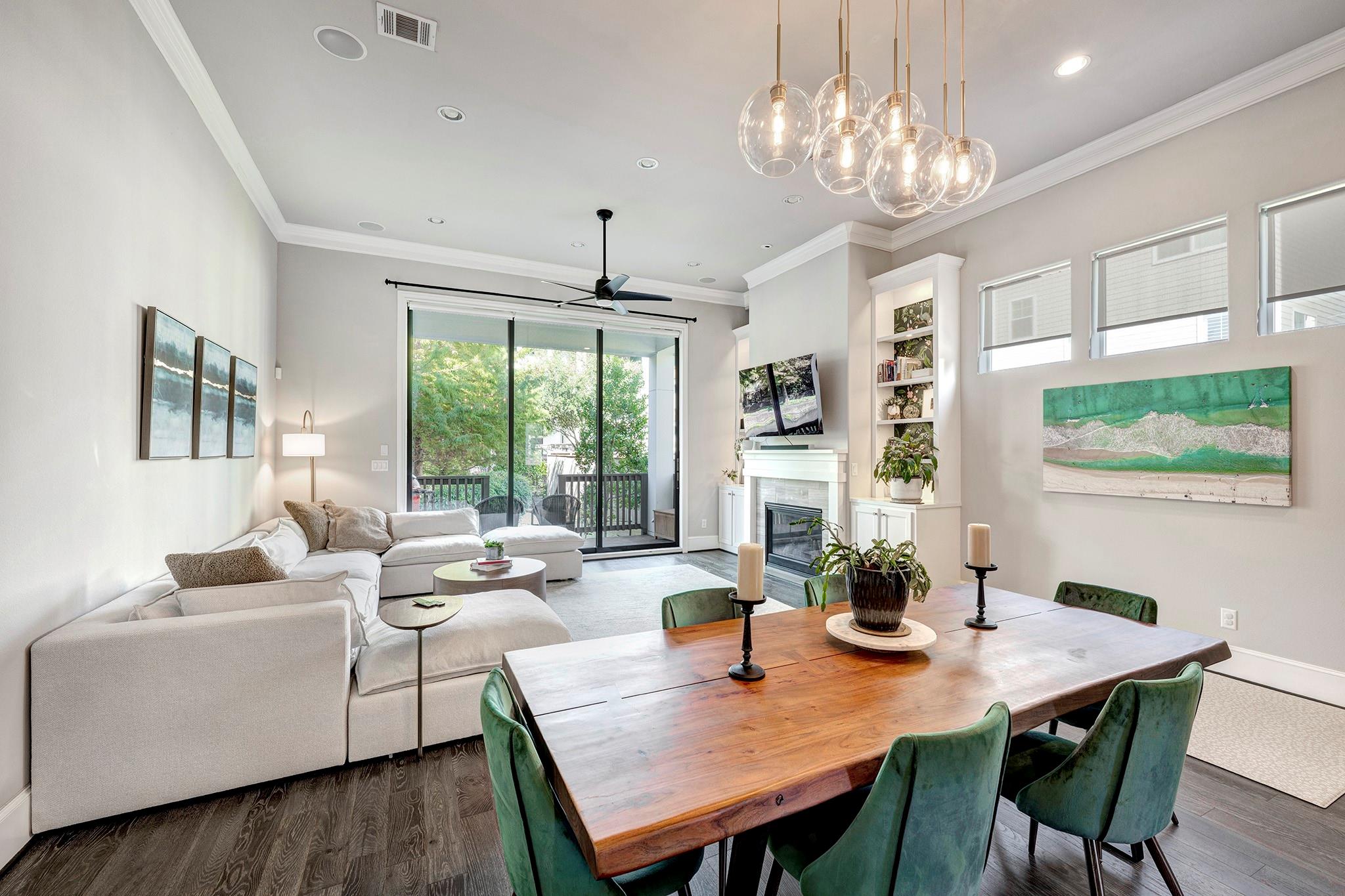 1223 W 15th 1/2 Street