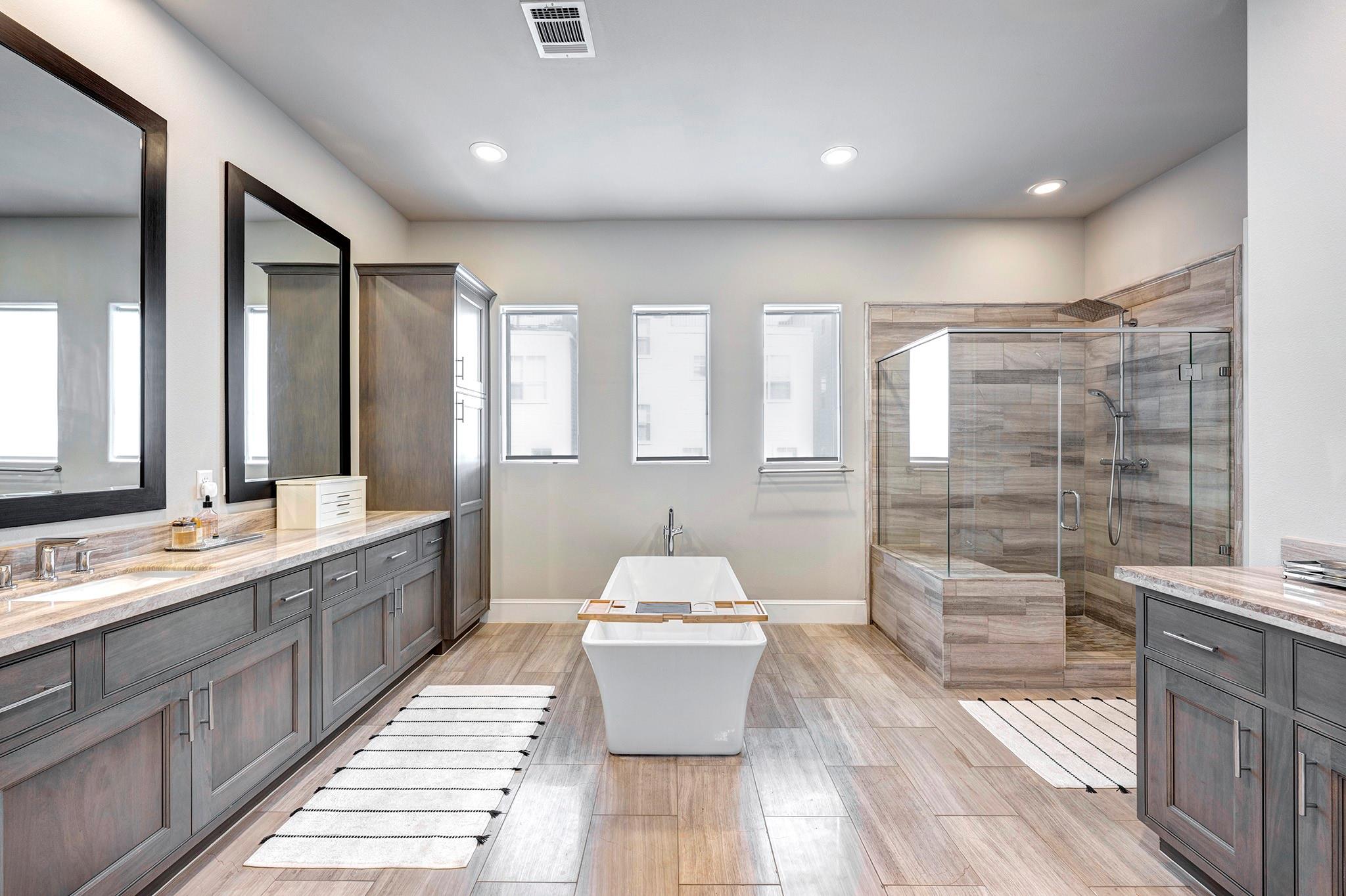 1223 W 15th 1/2 Street