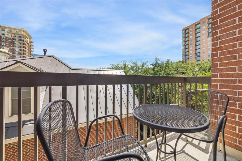 2211 Briarglen Drive # 411