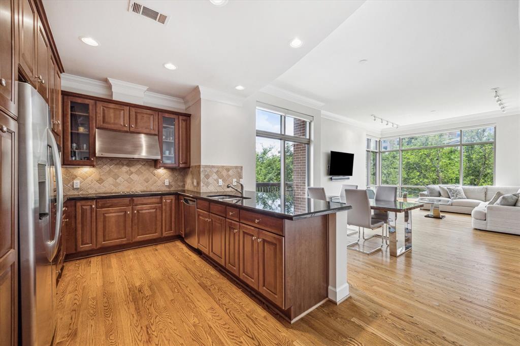 2211 Briarglen Drive # 411
