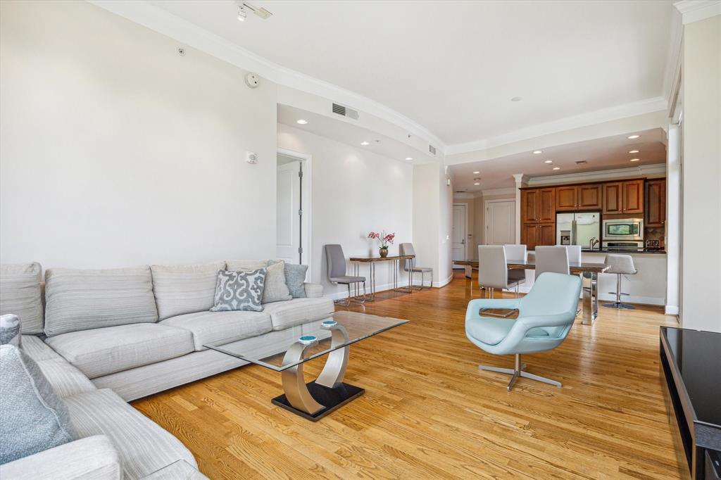 2211 Briarglen Drive # 411