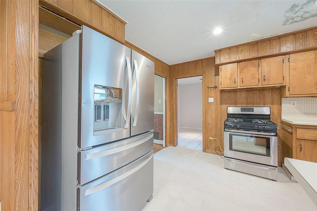 8906 Theysen Drive