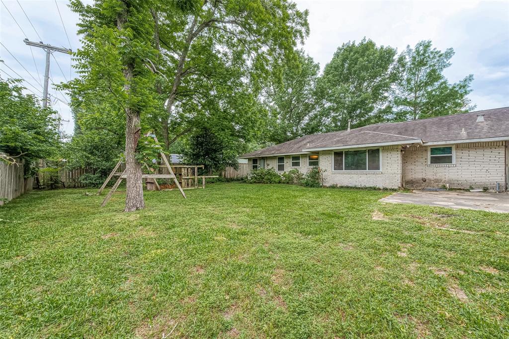 8906 Theysen Drive