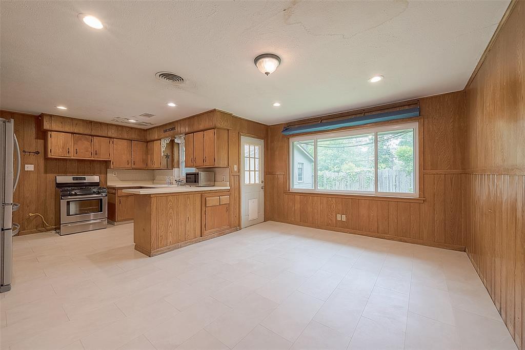 8906 Theysen Drive