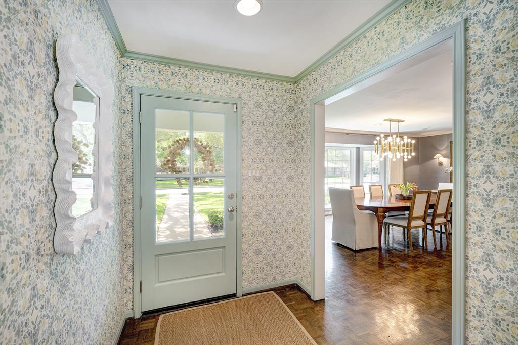7622 Fairdale Lane