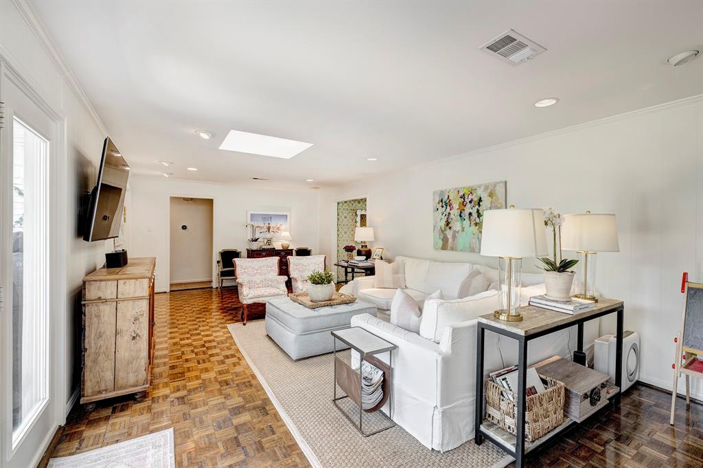 7622 Fairdale Lane