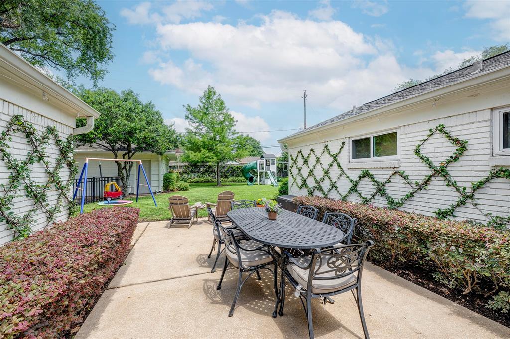 7622 Fairdale Lane