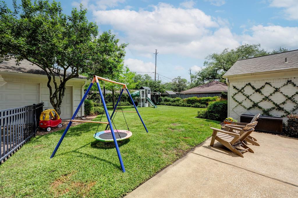 7622 Fairdale Lane