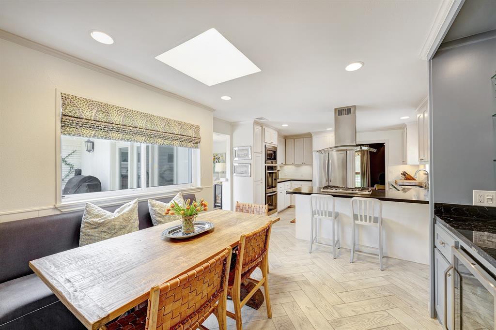 7622 Fairdale Lane