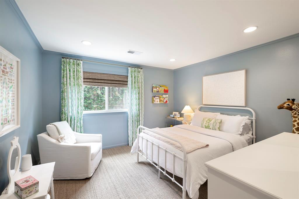 7622 Fairdale Lane