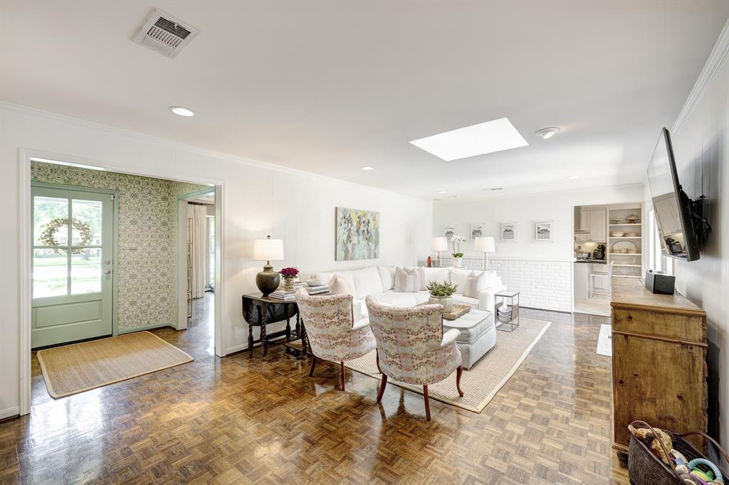 7622 Fairdale Lane