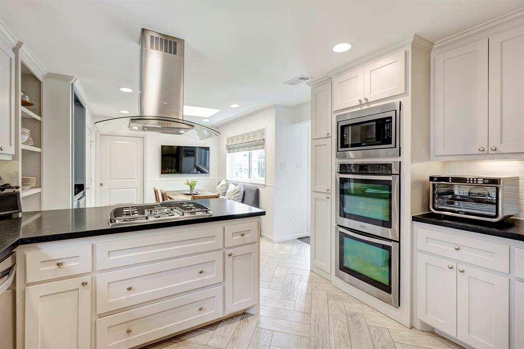 7622 Fairdale Lane