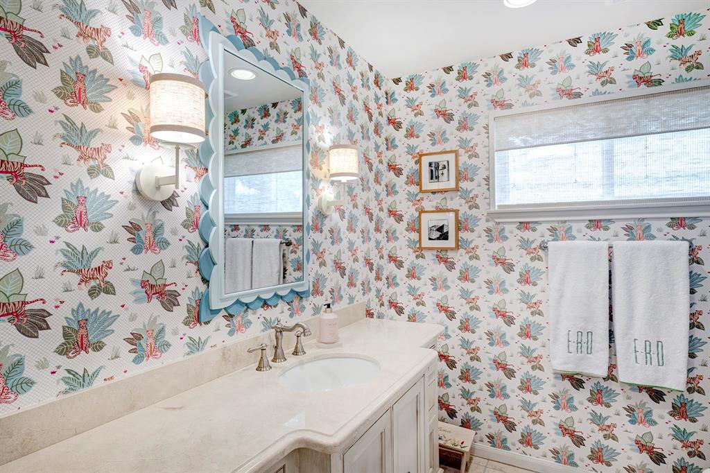 7622 Fairdale Lane