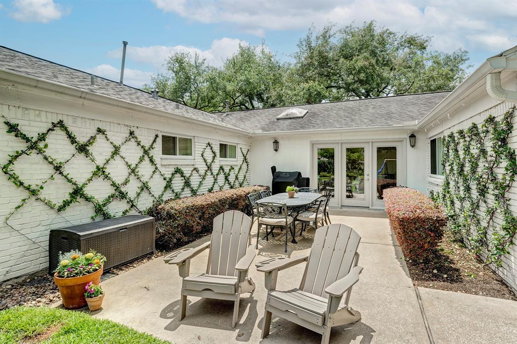 7622 Fairdale Lane