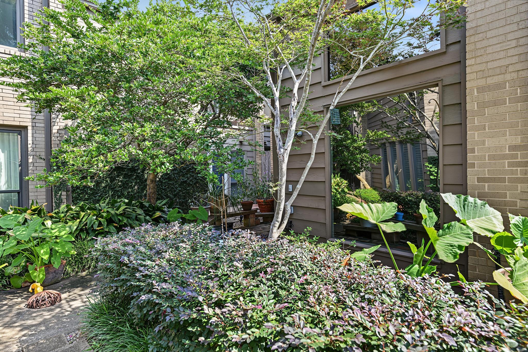 5000 Bayard Lane