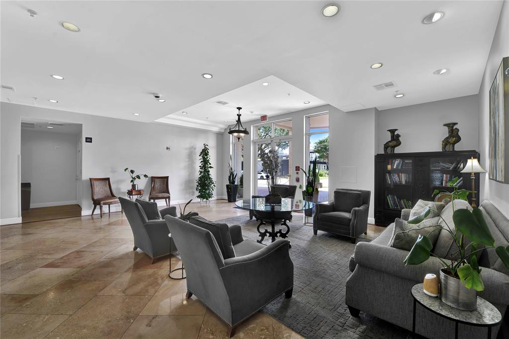 2520 Robinhood Street # 1009