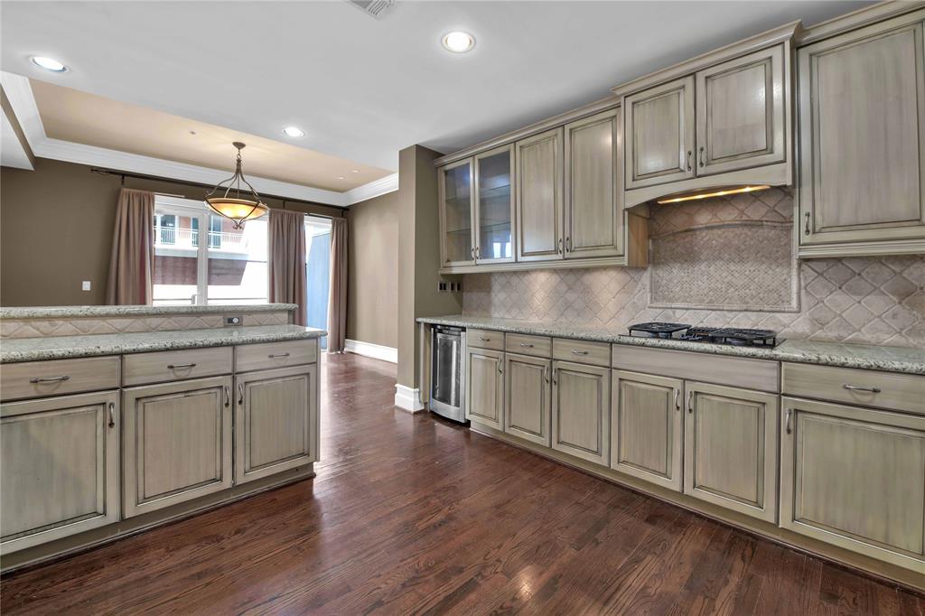 2520 Robinhood Street # 1009