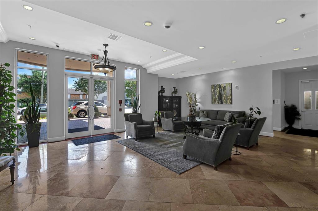 2520 Robinhood Street # 1009