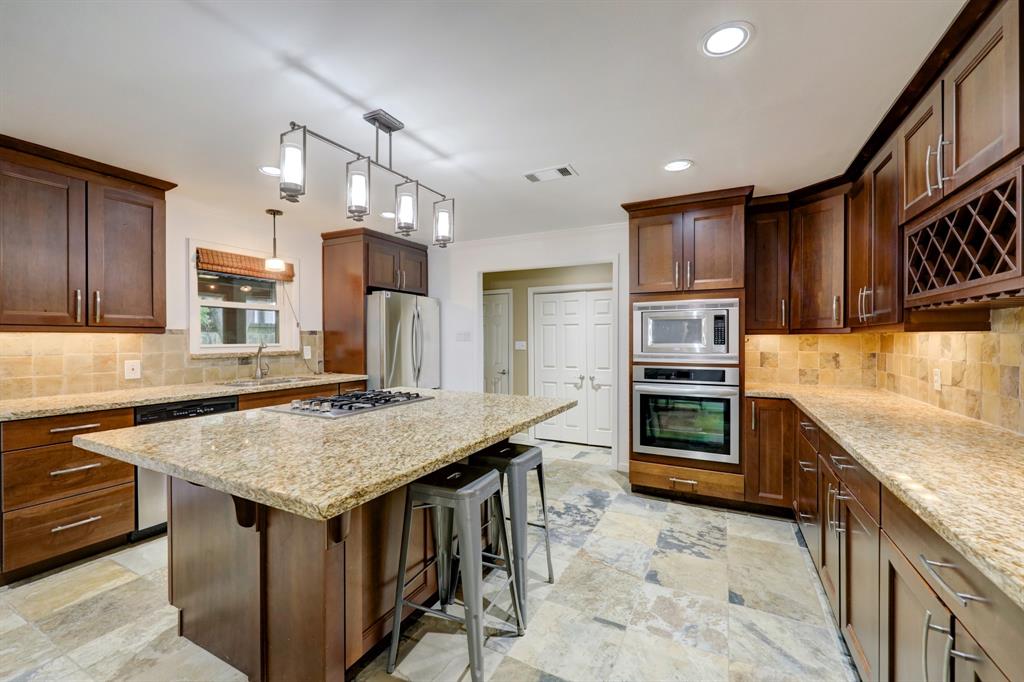 212 E 25th Street